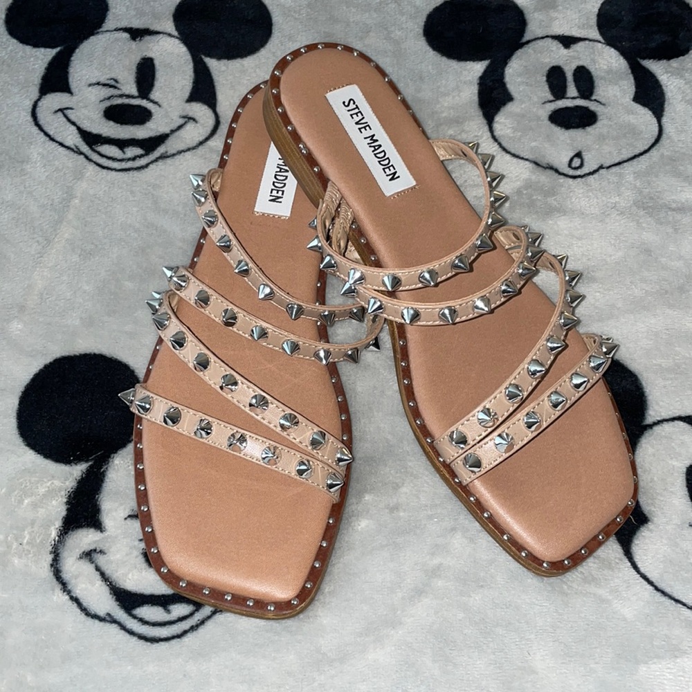 Steve Madden Studded sandals